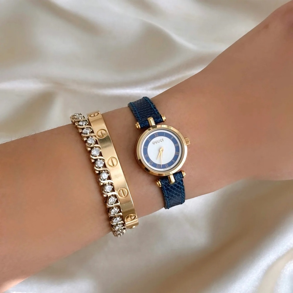 AUTHENTIC VINTAGE GUCCI BLUE LEATHER WATCH